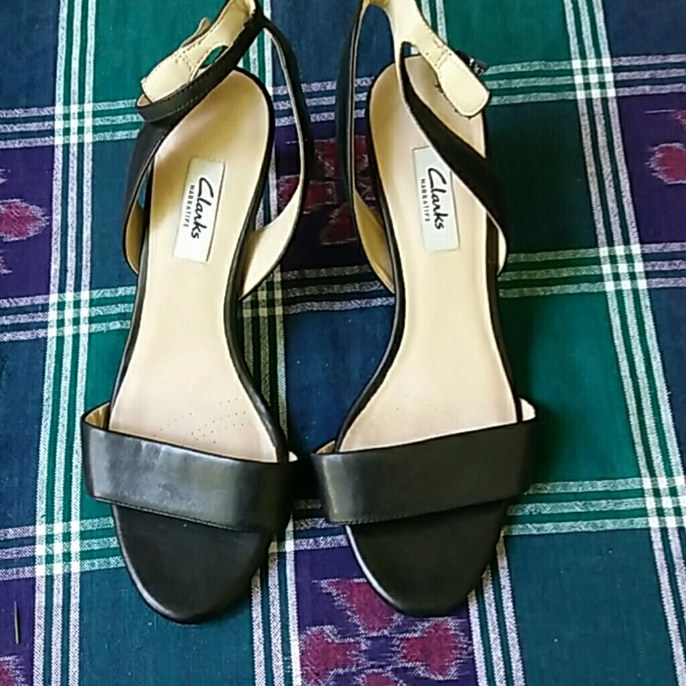 Clarks strappy kitten heels size 9 Us 40 EU